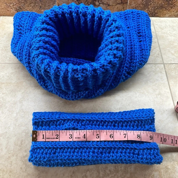 Handmade Women Hat Turtleneck Hoodie Gloves Crochet Scarf Ski Stretchy Warm NWOT main image 13